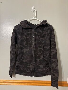 Lululemon Camo Scuba Hoodie Full Zip Size 6